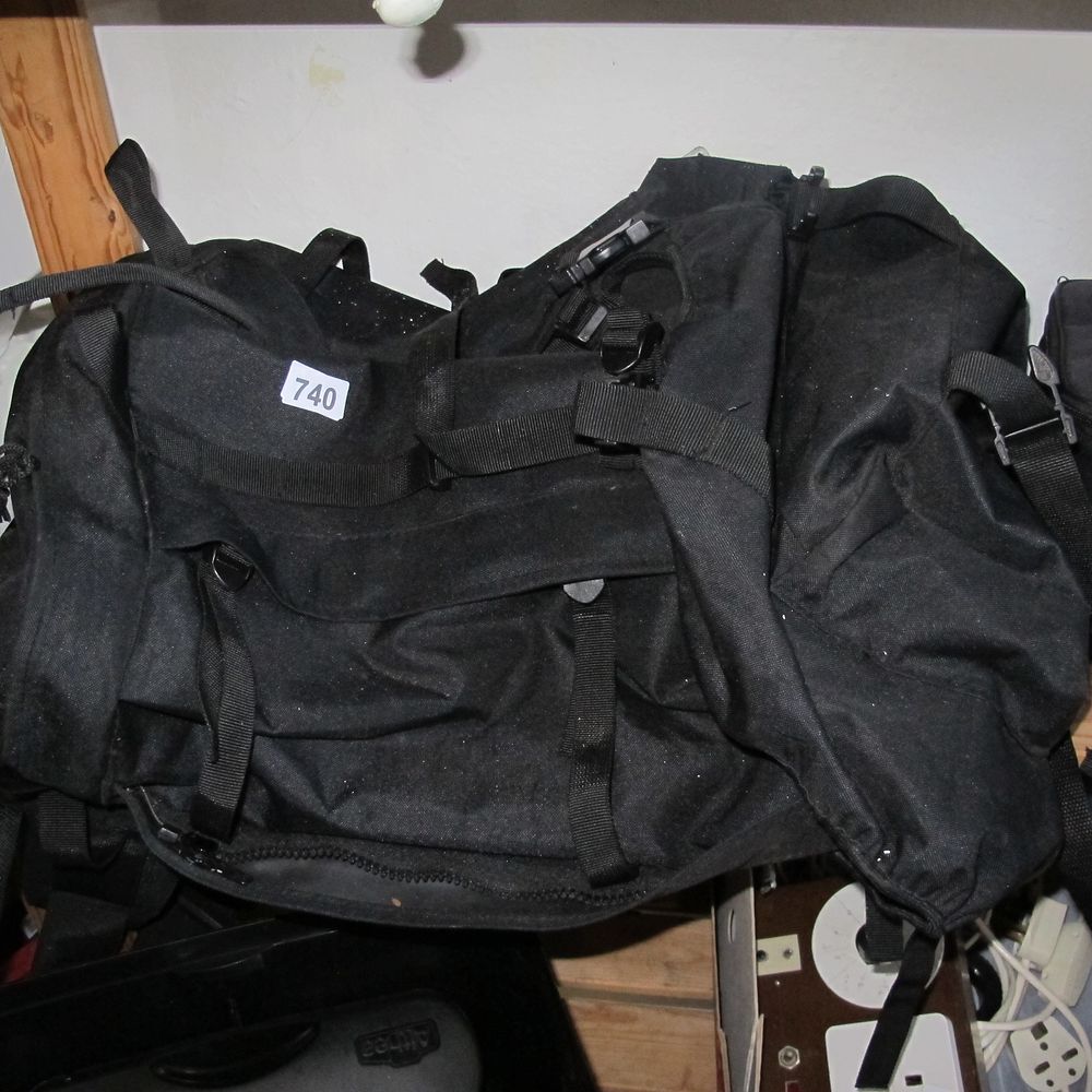 Lot 740: Item 740