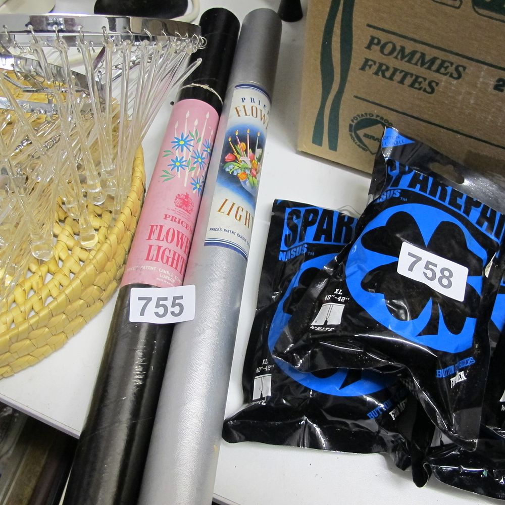 Lot 755: Item 755