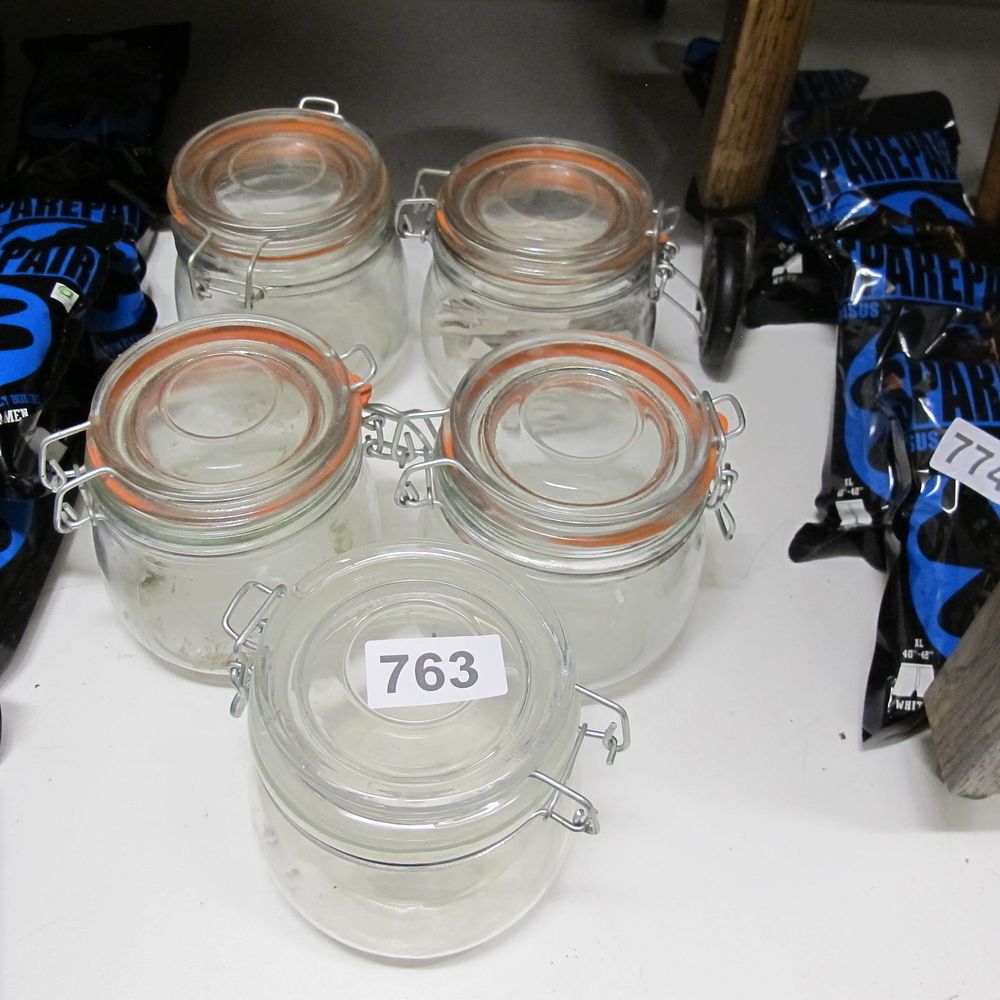Lot 763: Item 763