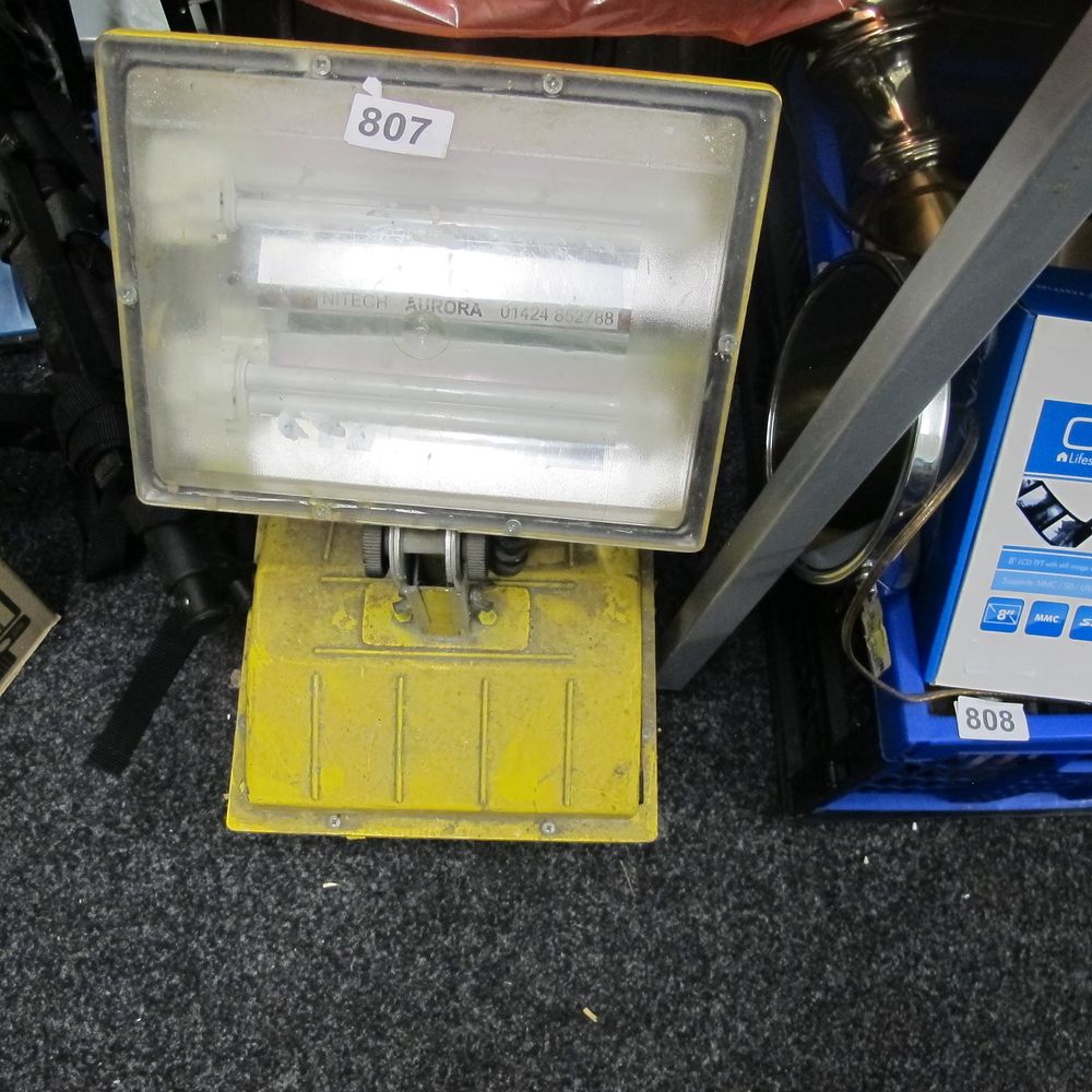Lot 807: Item 807