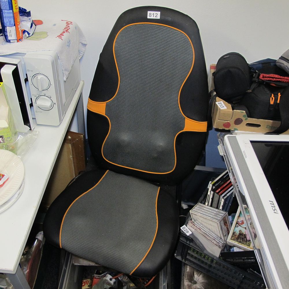 Lot 812: Item 812