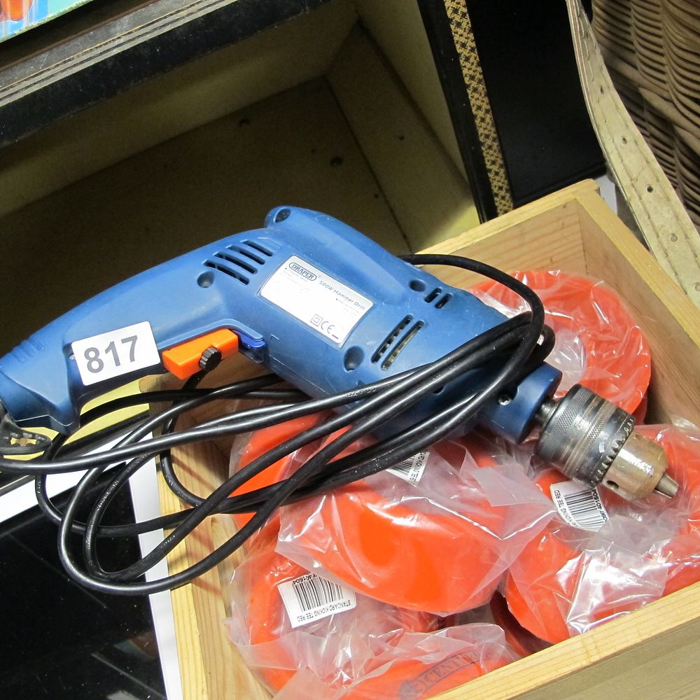 Lot 817: Item 817