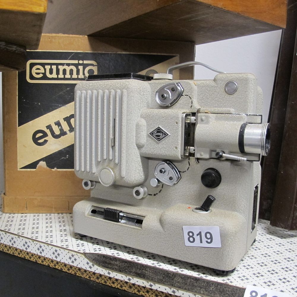 Lot 819: Item 819
