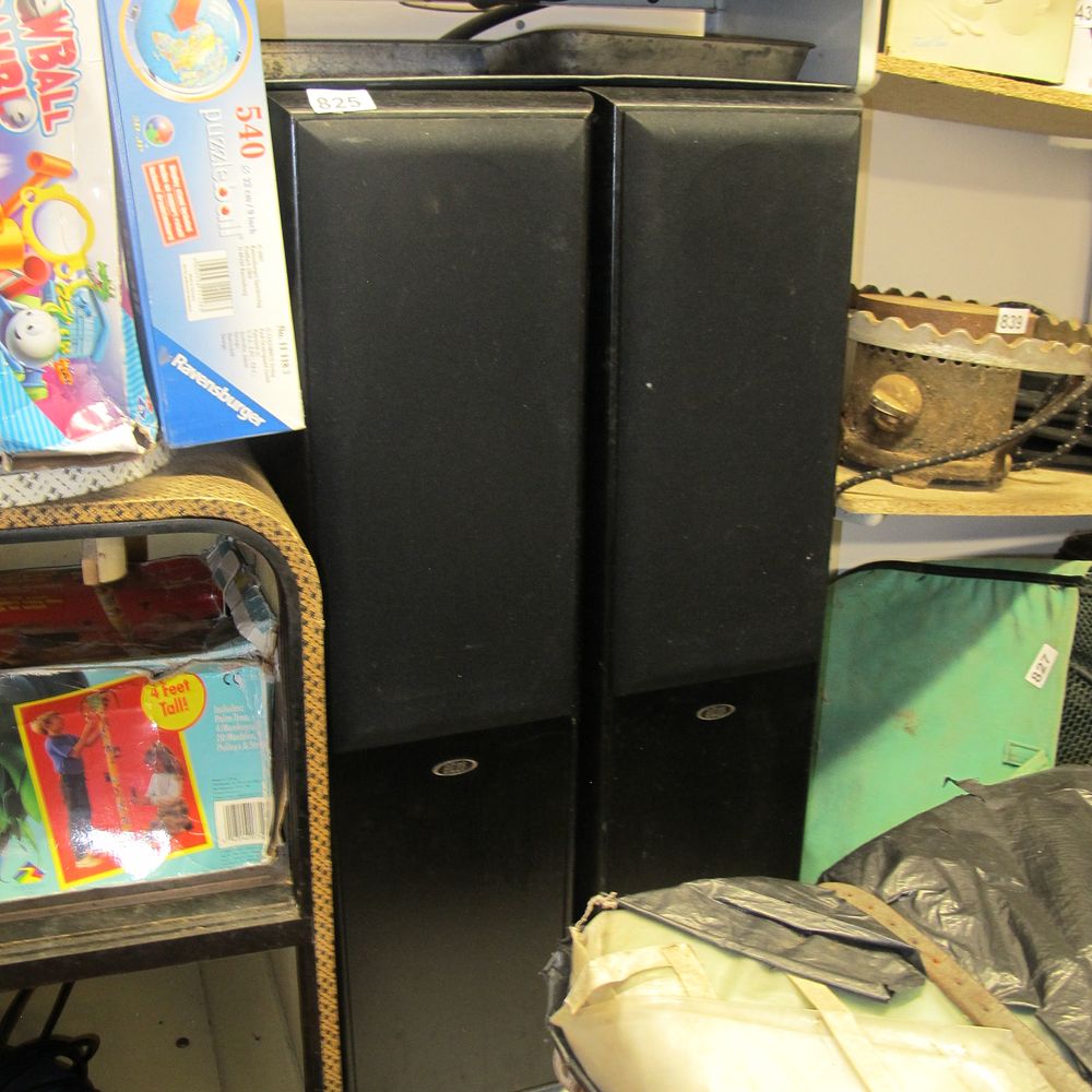 Lot 825: Item 825