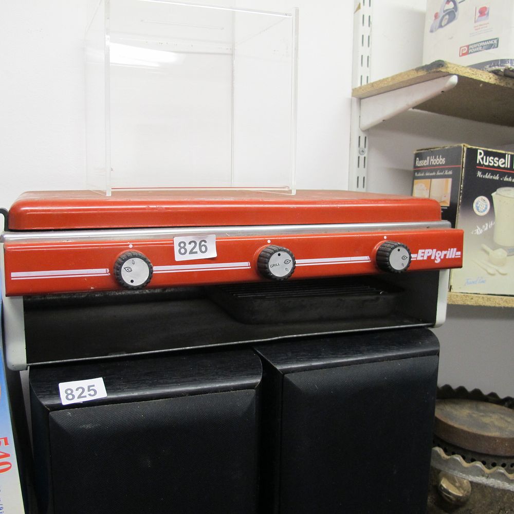 Lot 826: Item 826