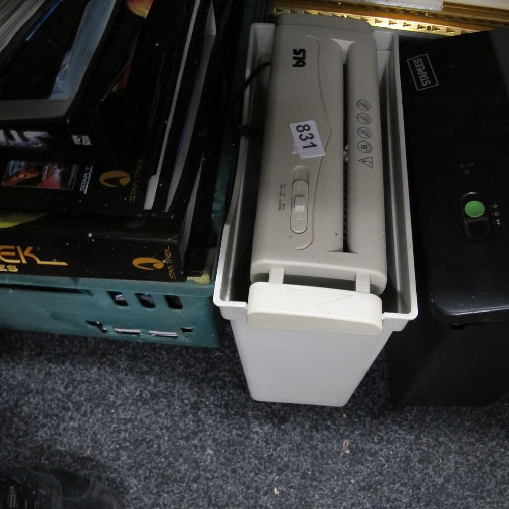 Lot 831: Item 831