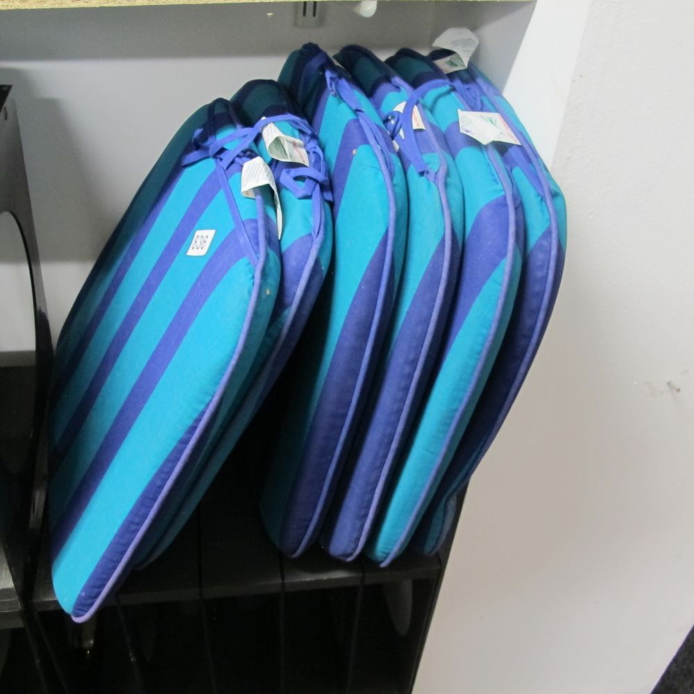 Lot 836: Item 836
