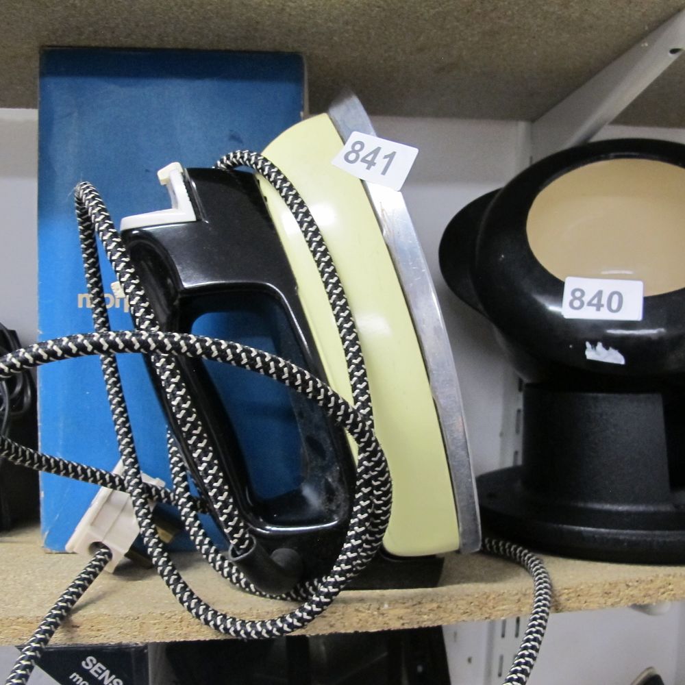 Lot 841: Item 841