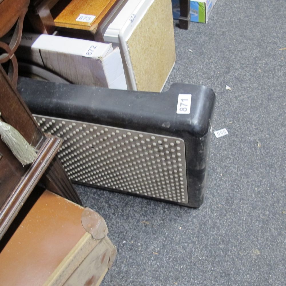 Lot 871: Item 871