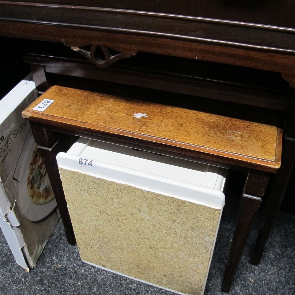 Lot 873: Item 873