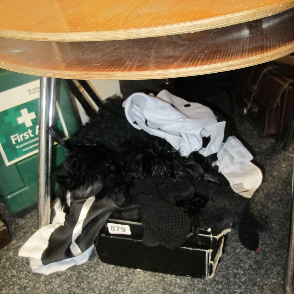 Lot 879: Item 879