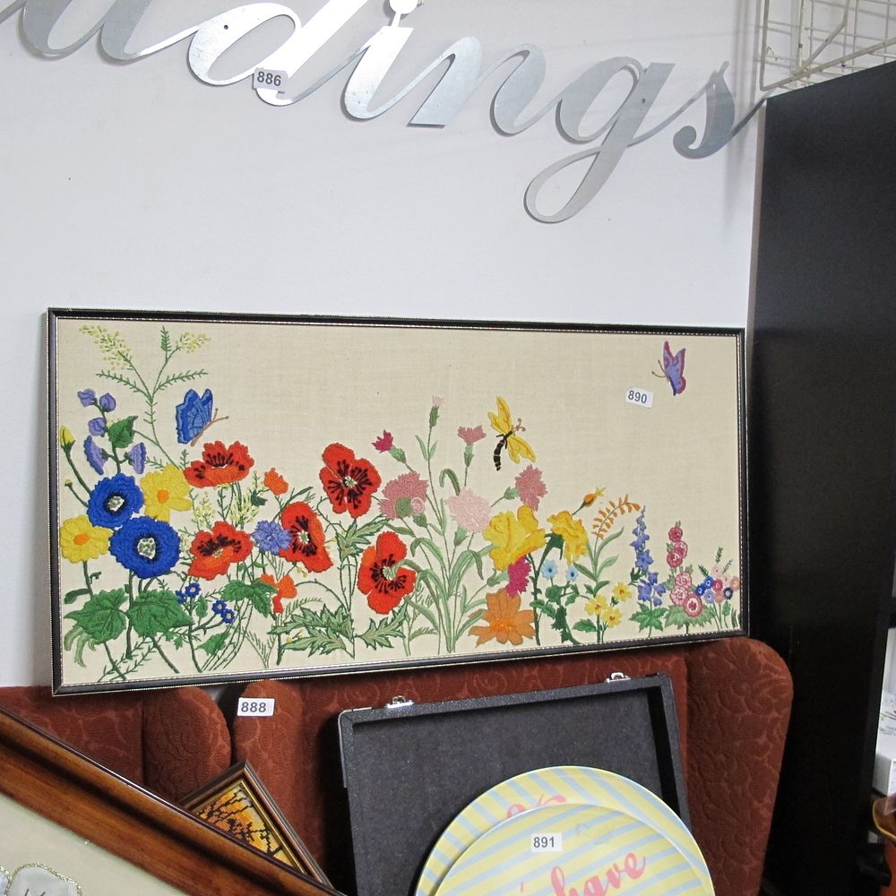 Lot 890: Item 890