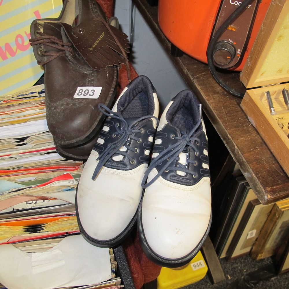 Lot 893: Item 893