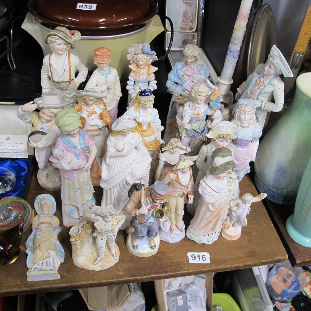 Lot 916: Item 916