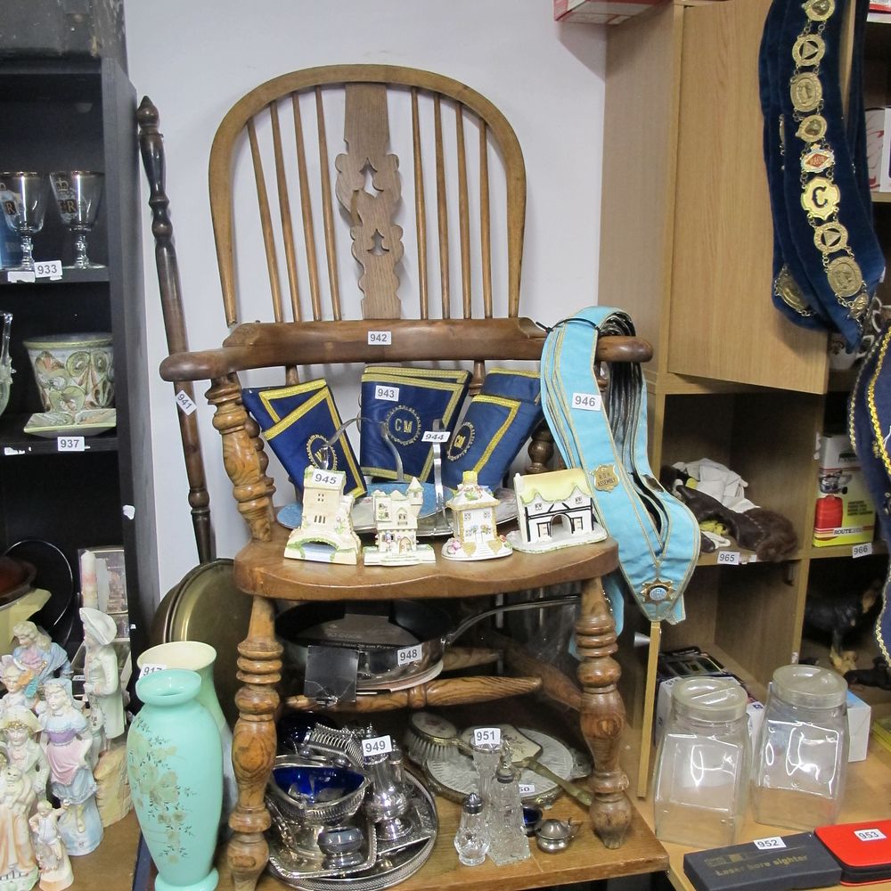 Lot 942: Item 942