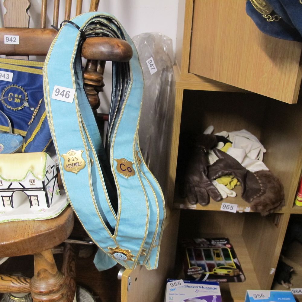 Lot 946: Item 946