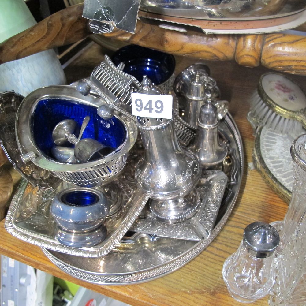 Lot 949: Item 949