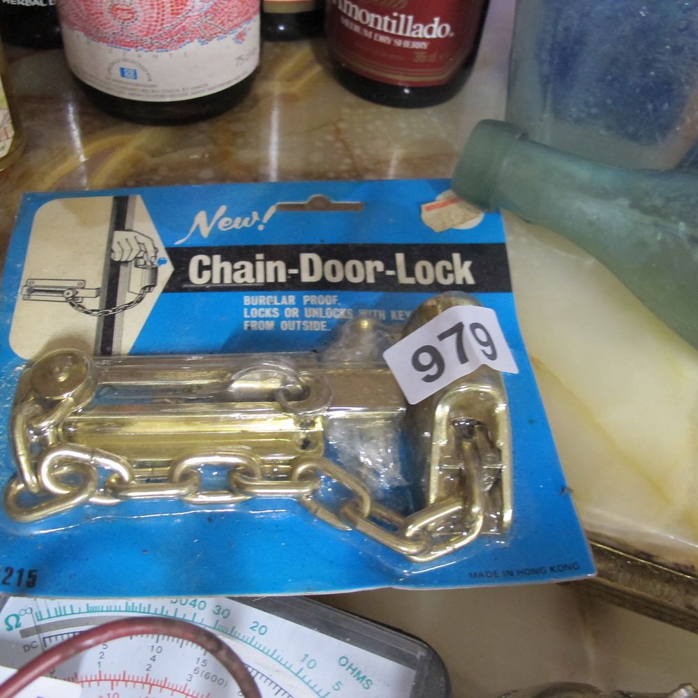 Lot 979: Item 979