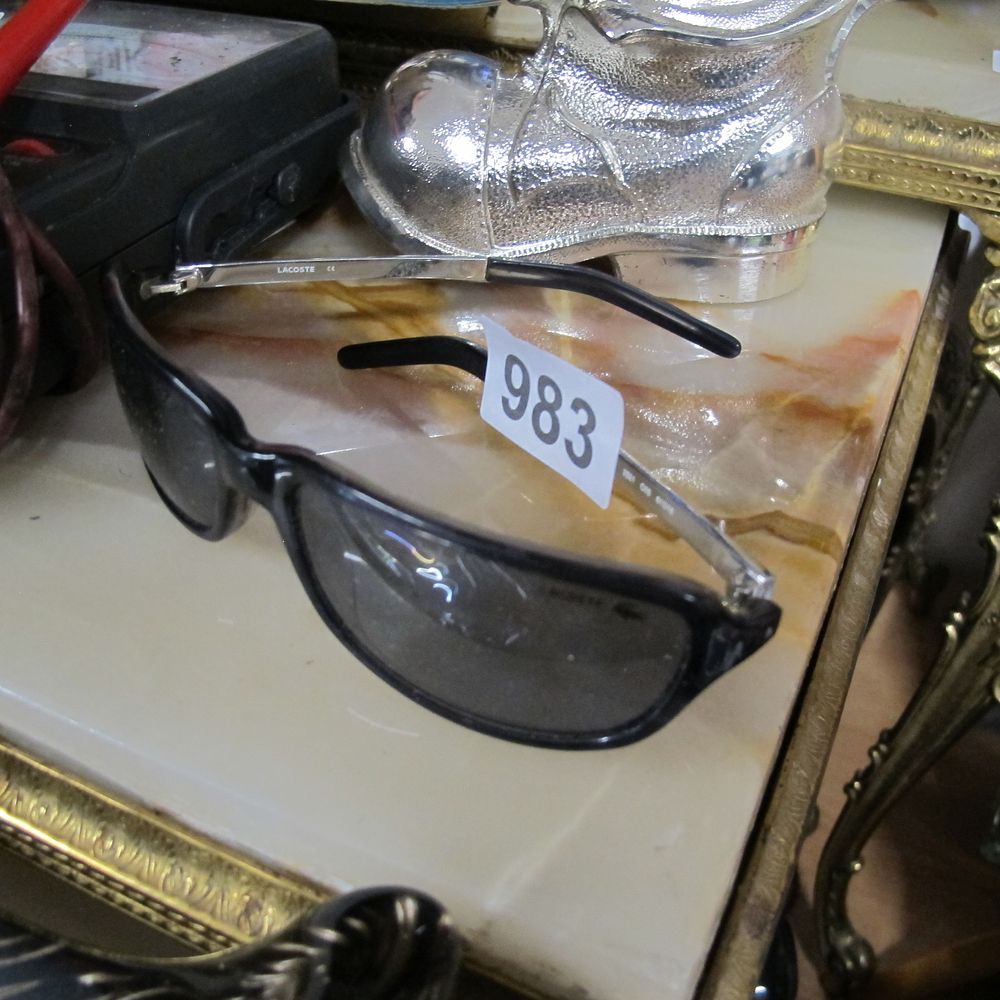 Lot 983: Item 983