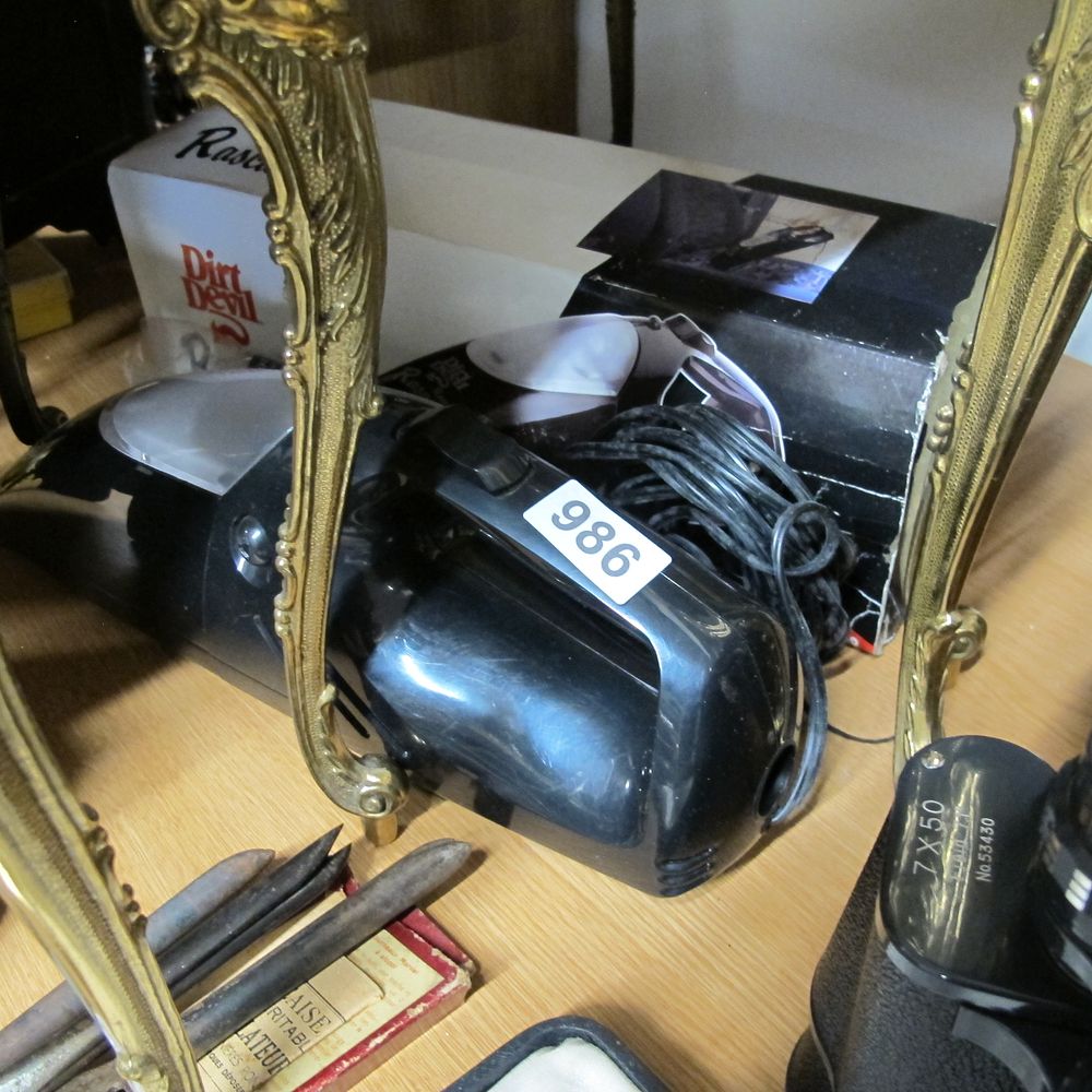 Lot 986: Item 986