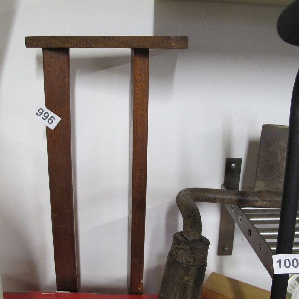 Lot 996: Item 996