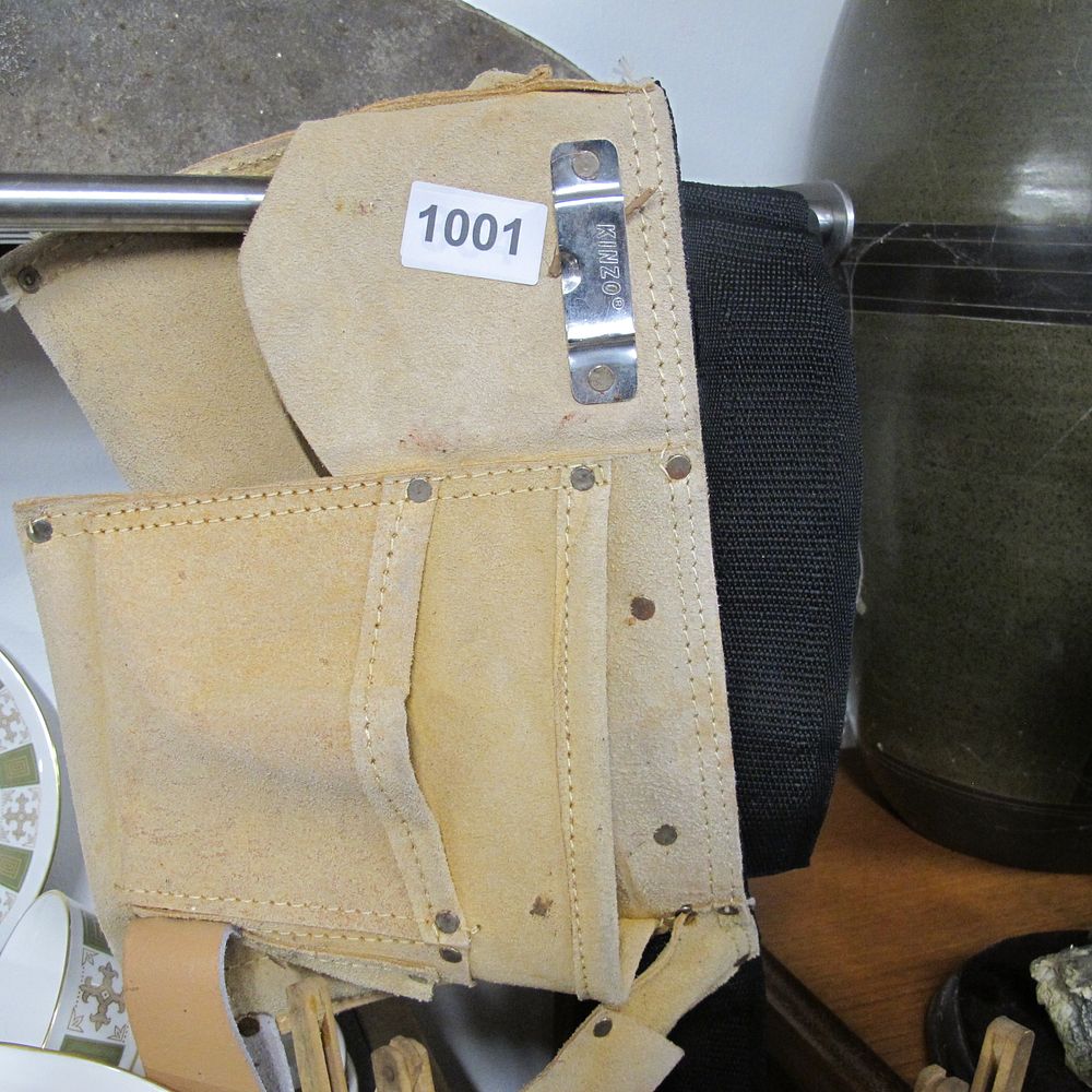 Lot 1001: Item 1001