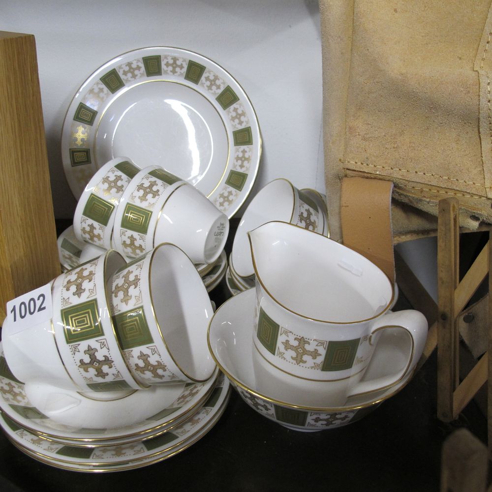 Lot 1002: Item 1002