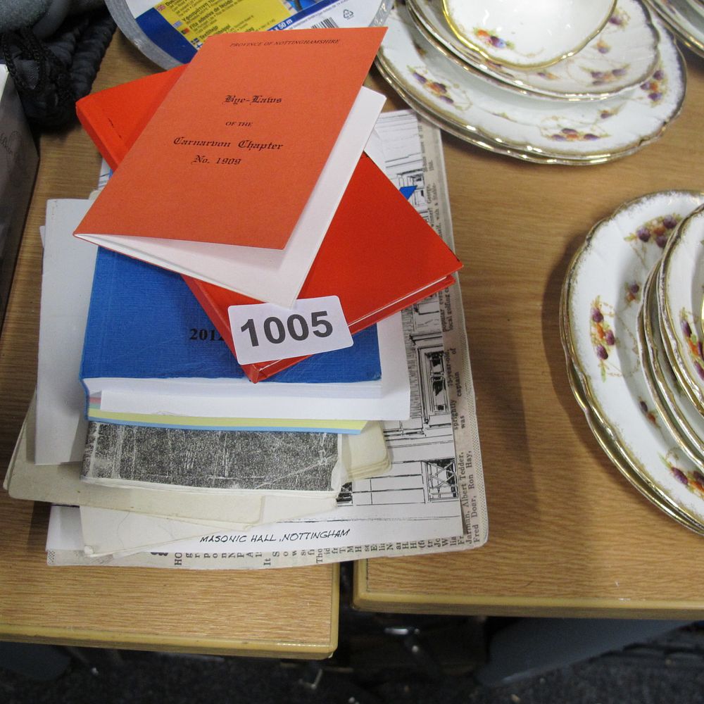Lot 1005: Item 1005
