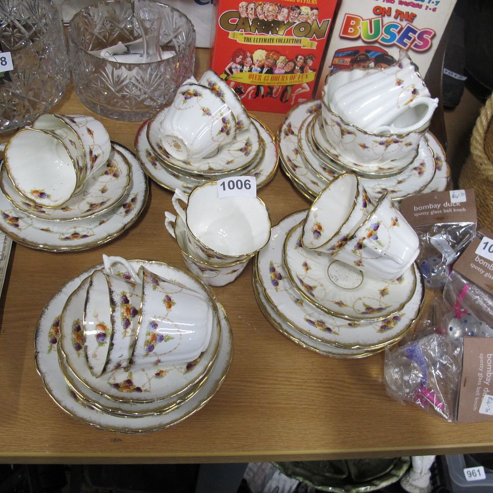 Lot 1006: Item 1006