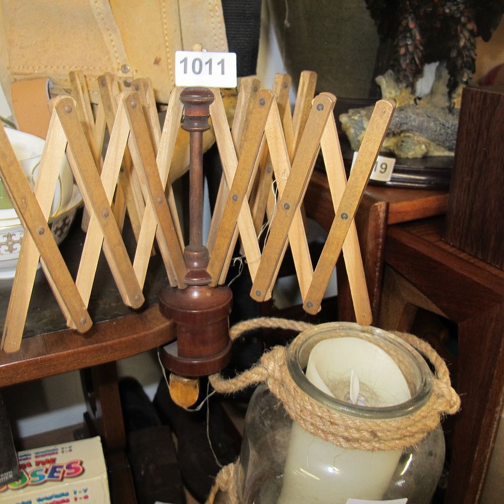 Lot 1011: Item 1011