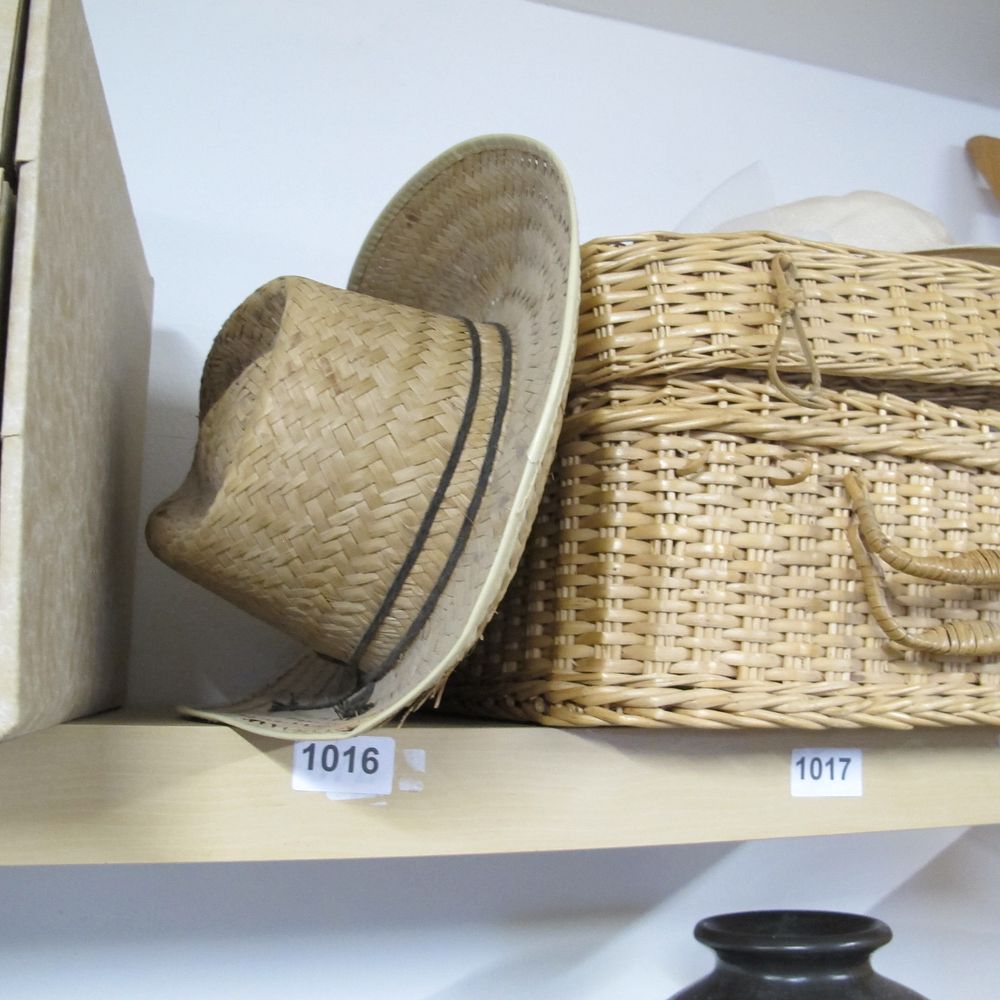 Lot 1016: Item 1016