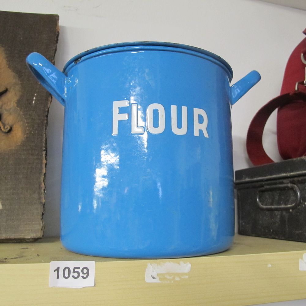 Lot 1059: Item 1059