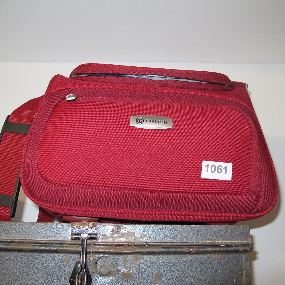 Lot 1061: Item 1061