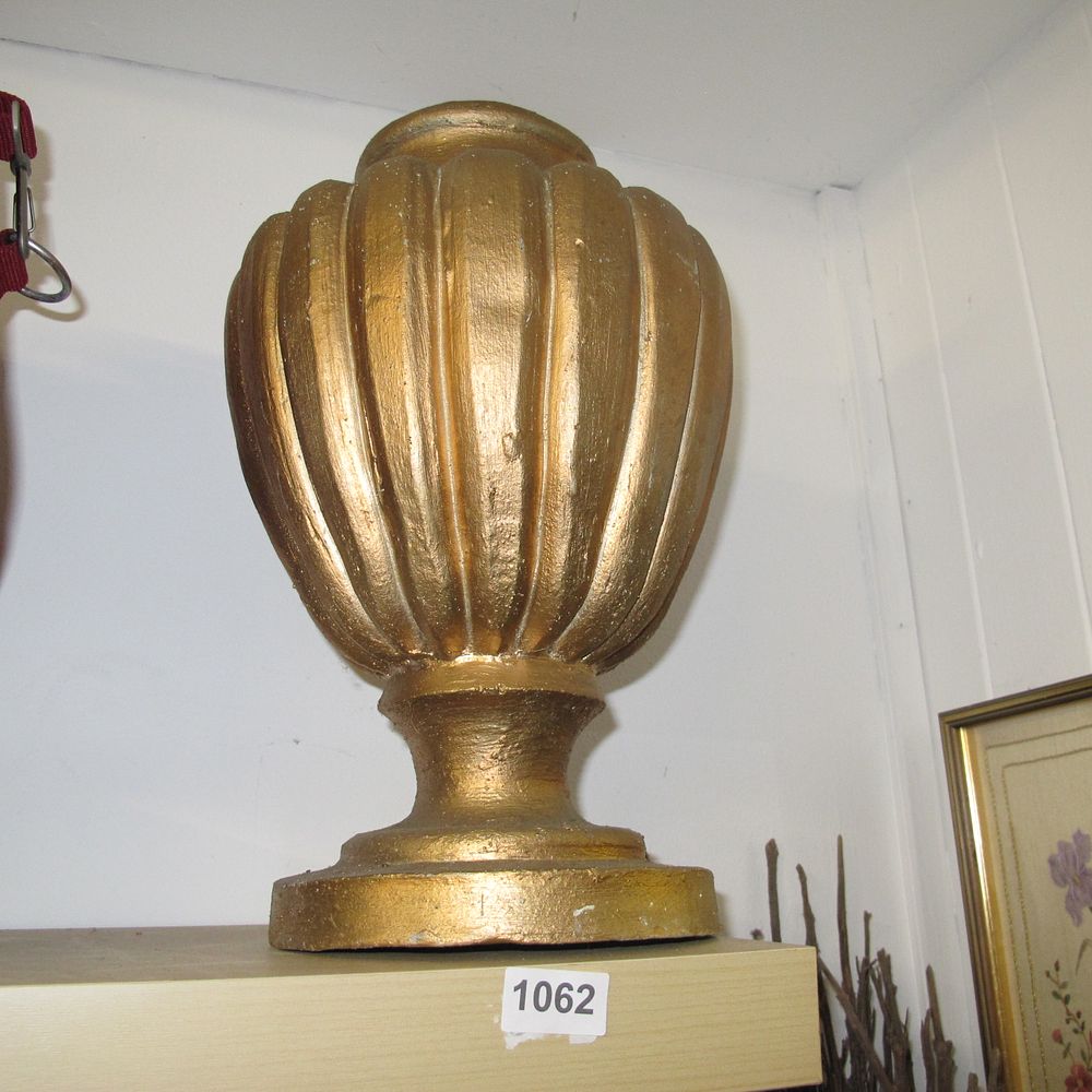 Lot 1062: Item 1062