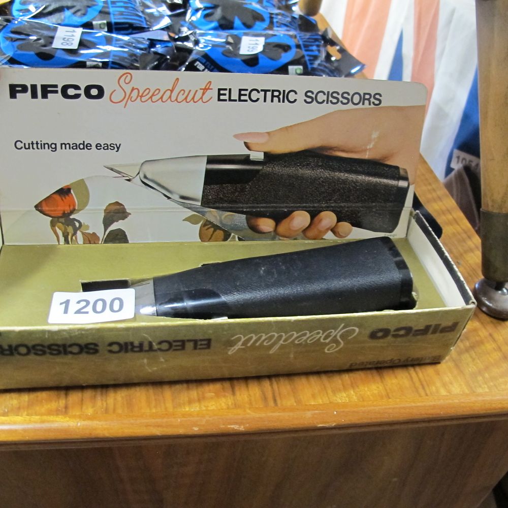 Lot 1200: Item 1200