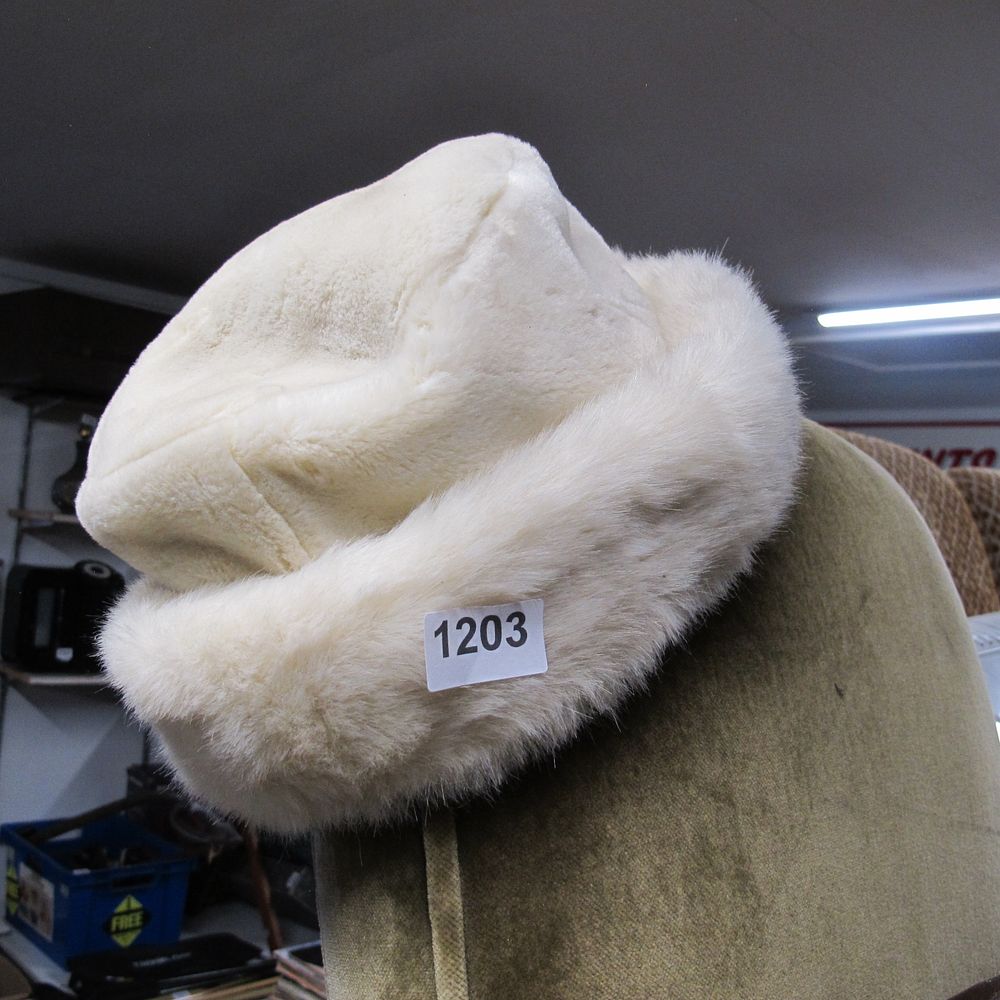 Lot 1203: Item 1203