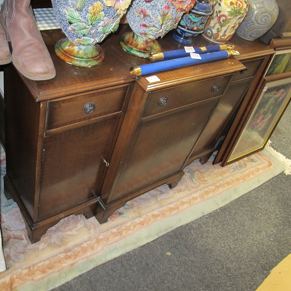 Lot 1216: Item 1216