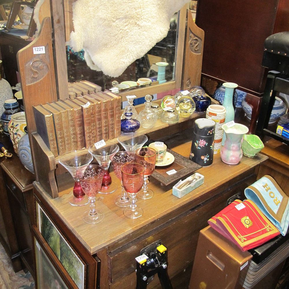 Lot 1221: Item 1221