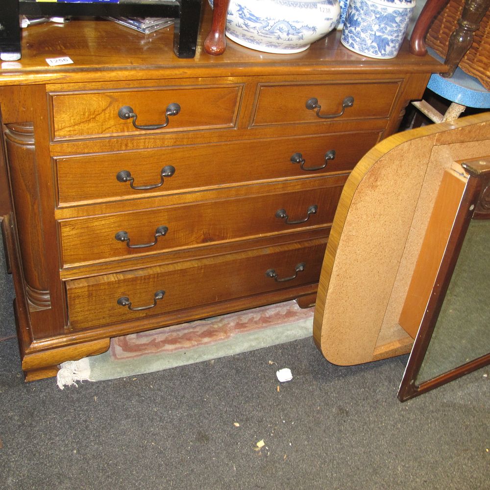 Lot 1256: Item 1256