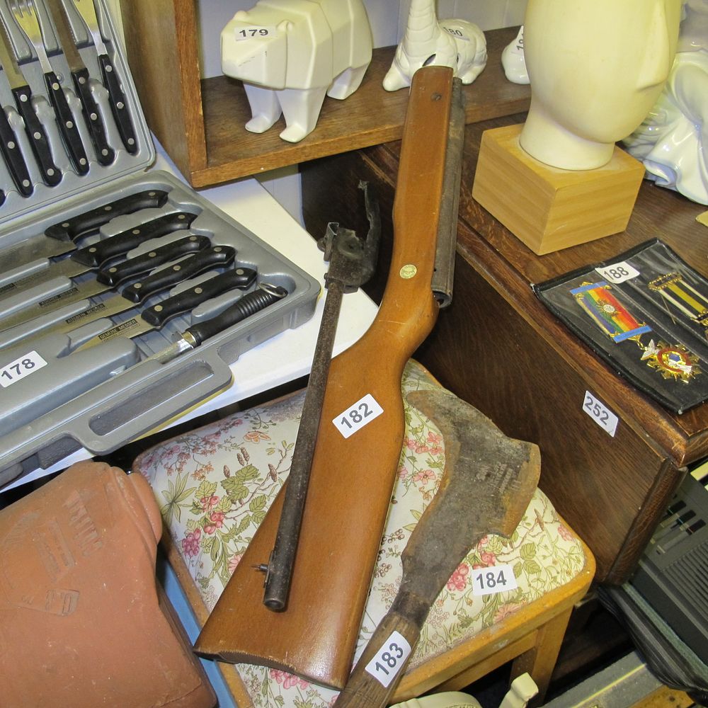 Lot 182: air rifle af