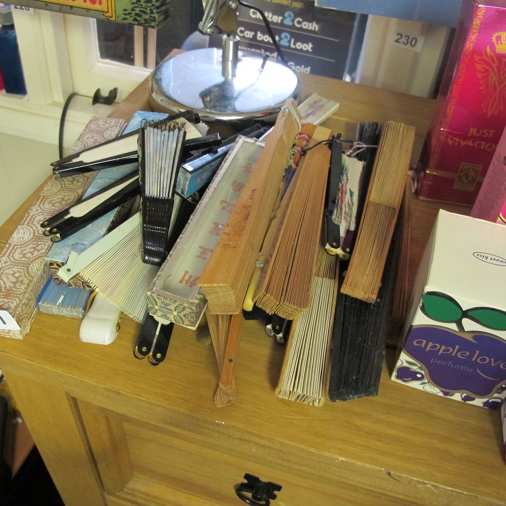 Lot 231: qty of fans