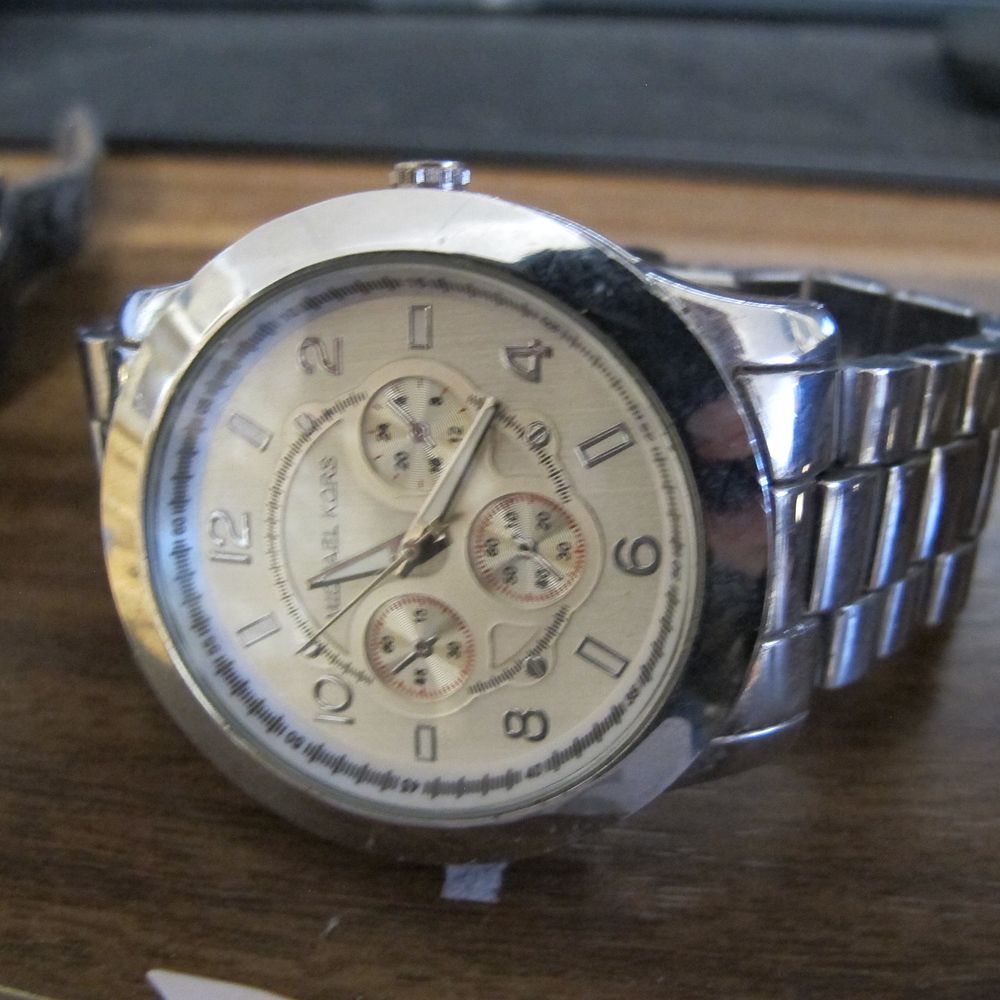 Lot 305: Gents watch