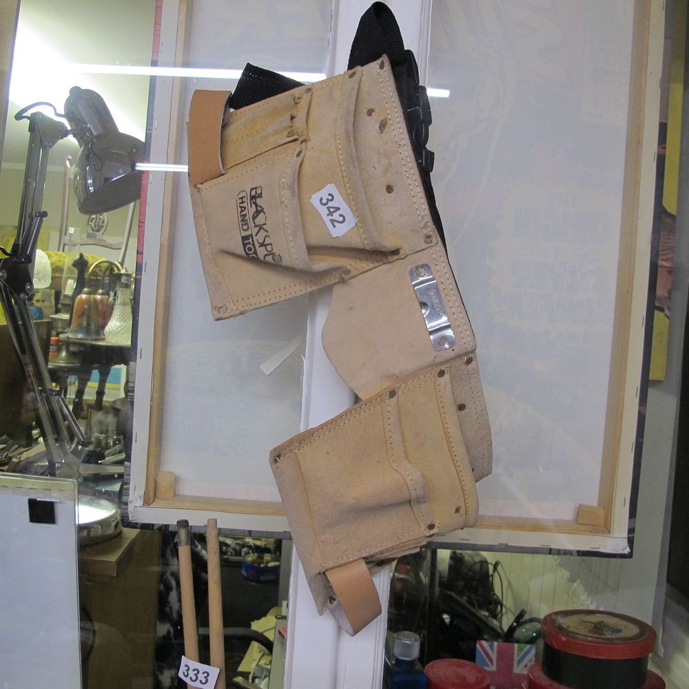 Lot 342: workmans tool belt