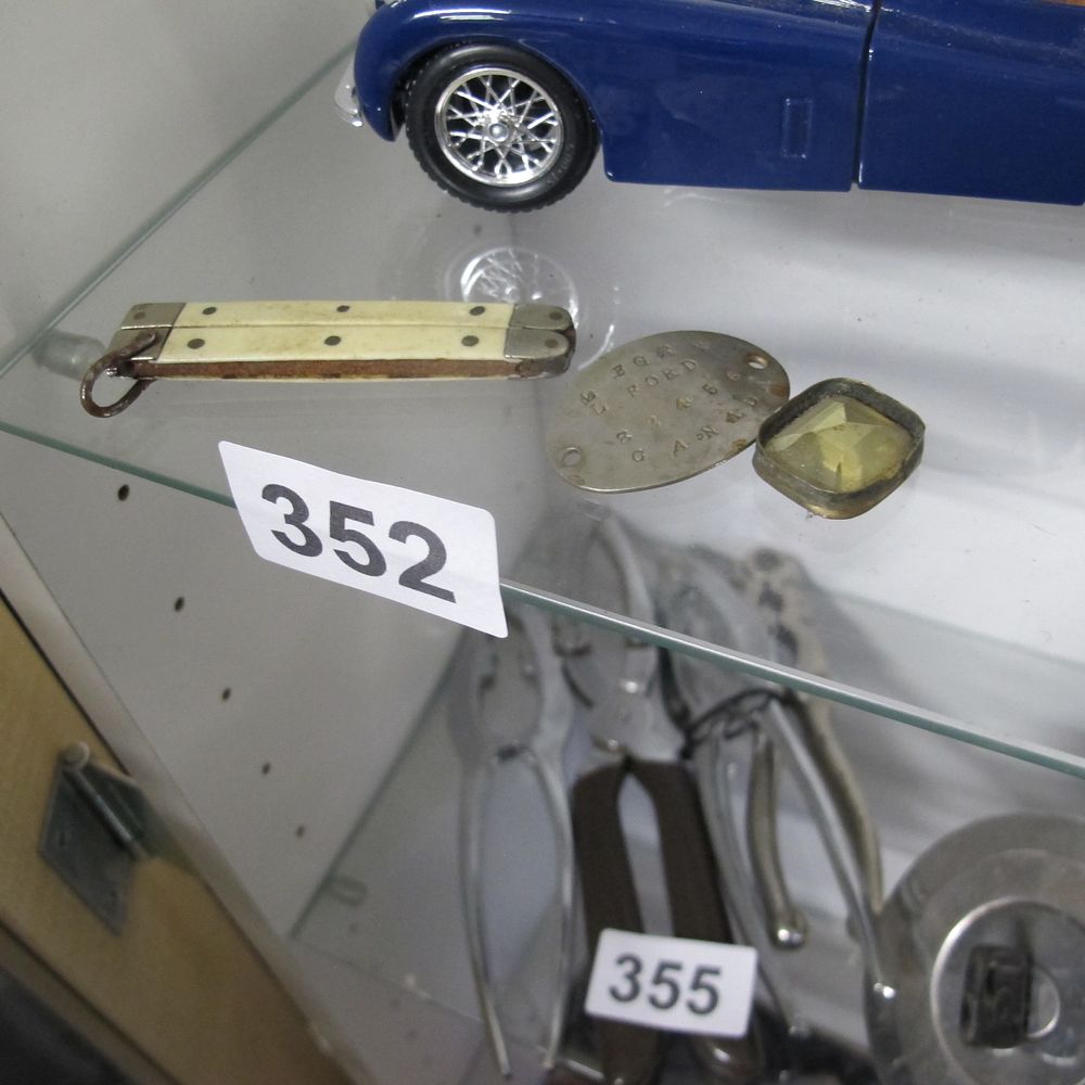 Lot 352: misc items inc a butterfly vintage knife