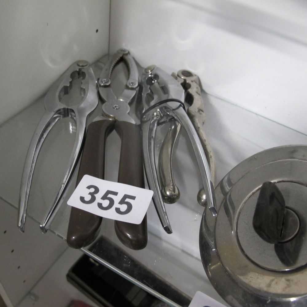 Lot 355: qty of nut crackers, just in time for...