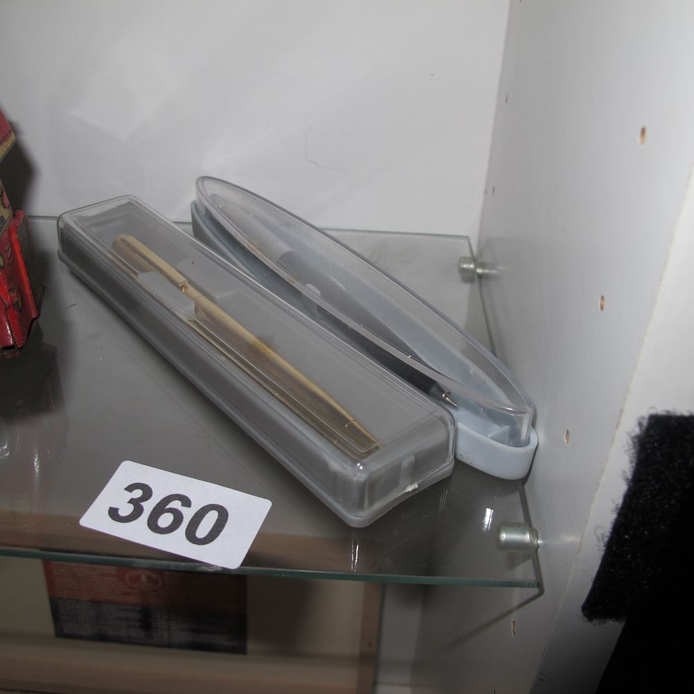Lot 360: pens