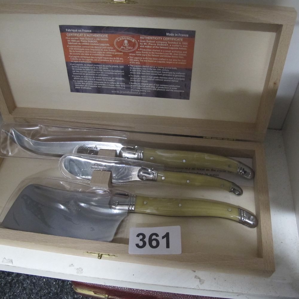 Lot 361: cased cheese knives