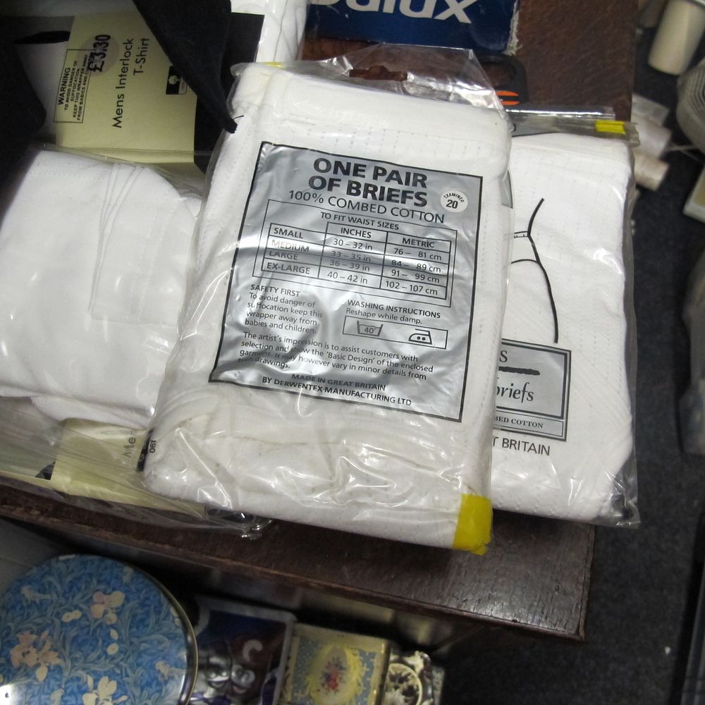 Lot 378: pairs of briefs