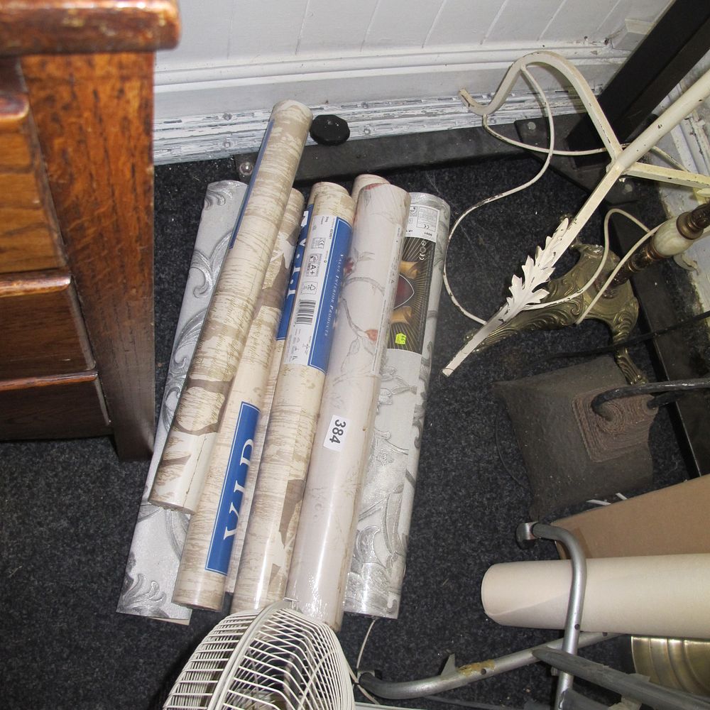 Lot 384: wall paper