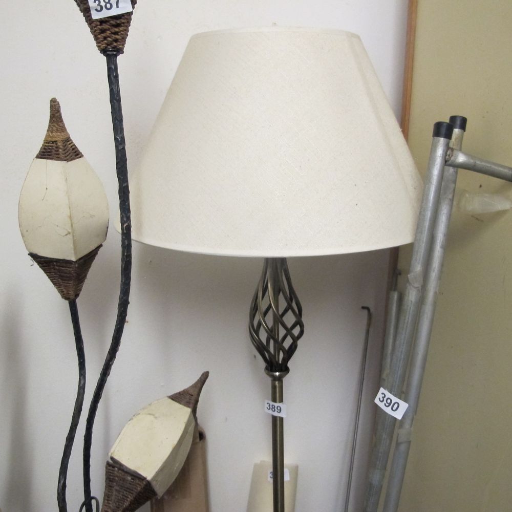 Lot 389: floor standing lamp